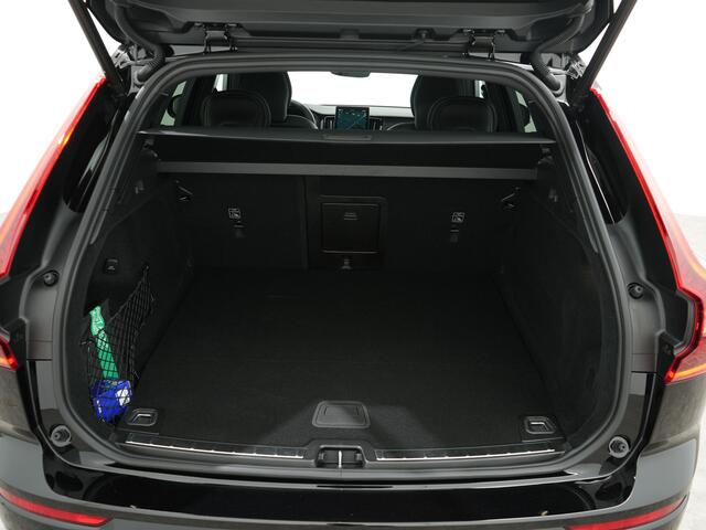 Volvo XC60 2.0 T6 RECHARGE 390PK AWD PLUS BLACK EDITION AUT8 | Trekhaak | 360 camera | Voorruitverwarming | Pilot Assist