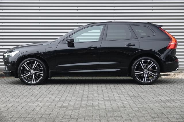 Volvo XC60 2.0 T8 Plug-in hybrid AWD R-Design | Pano | Luchtvering | Massage | ACC | Trekhaak | Ventilatie | H&K | Memory |