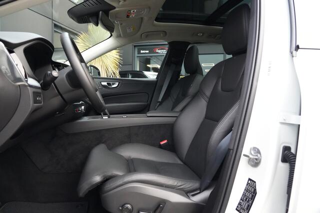 Volvo XC60 2.0 T8 Plug-in hybrid AWD Plus Dark 455pk Panoramadak/HarmanKardon/360Camera