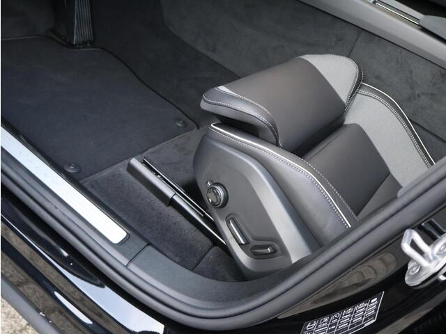 Volvo XC60 T6 Plug-in hybrid AWD Ultra Black Edition | Uit voorraad leverbaar | Harman Kardon | Panoramadak