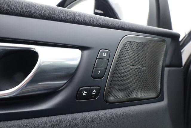 Volvo XC60 2.0 T6 Plug-in hybrid AWD Plus Dark | Pano | Pilot Assist | Head-up | 360cam | Keyless | Harman Kardon | Stoel- Stuurverw. |