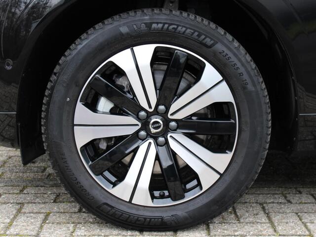 Volvo XC60 2.0 T6 Plug-in hybrid AWD Plus Dark Automaat / Panoramadak / Trekhaak / 360* camera / All seasonbanden