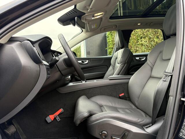 Volvo XC60 2.0 T6 Plug-in hybrid AWD Plus Dark | Panoramadak | 360 Camera | Stoel & Stuur Verwarming | Trekhaak |