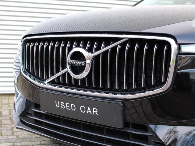 Volvo XC60 2.0 T8 Twin Engine AWD Inscription Automaat / Panoramadak / Trekhaak / Privacy Glass / Leder interieur