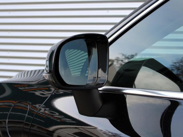 Volvo XC60 2.0 T8 Twin Engine AWD Inscription Automaat / Panoramadak / Trekhaak / Privacy Glass / Leder interieur