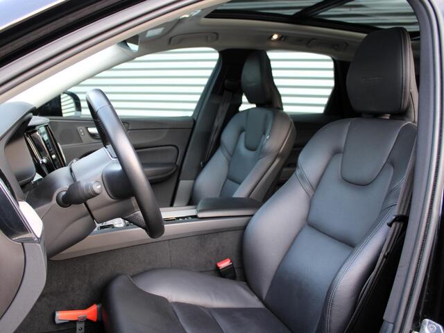 Volvo XC60 2.0 T8 Twin Engine AWD Inscription Automaat / Panoramadak / Trekhaak / Privacy Glass / Leder interieur