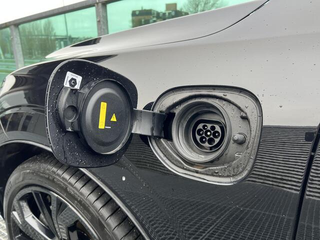 Volvo XC60 2.0 T8 Plug-in hybrid AWD Ultra Black Edition PHEV, Automaat, Luchtvering, Bower & Wilkins audio, Trekhaak semi elektrisch, Stoel- en stuurverwarming, Parkeercamera 360 graden, Panoramadak