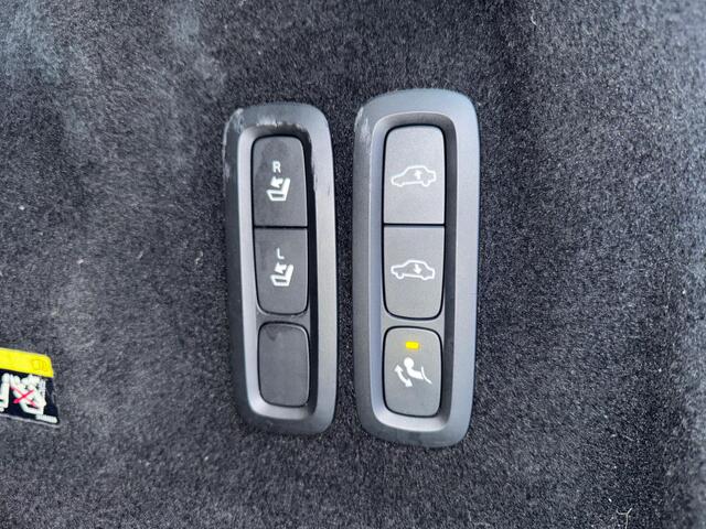 Volvo XC60 2.0 T8 Twin Engine AWD Inscription | Adaptieve Cruise Controle | BLIS | Luchtvering | 21'' | Stoelventilatie | Head up Display | Panorama-Schuifdak | Stoelverwarming | Stuurverwarming |