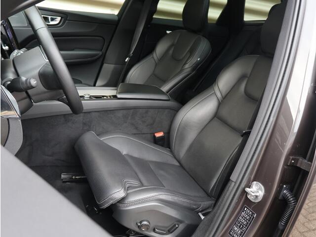 Volvo XC60 T6 Plug-in hybrid AWD R-Design | Power Seats | Lighting | Driver Assist | Climate | Park Assist | Lounge | Trekhaak