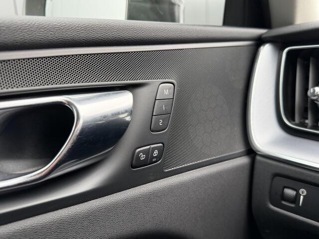 Volvo XC60 2.0 T5 Momentum / Elektr. stoelverstelling / memory / stoel- en stuurverwarming / Leer /