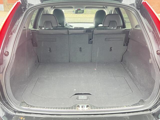 Volvo XC60 2.0 D4 190 PK FWD AUTOMAAT Summum Navigatie Trekhaak Xenon Panoramadak Dab 18 Inch Leder Elek Stoelen + Verwarming