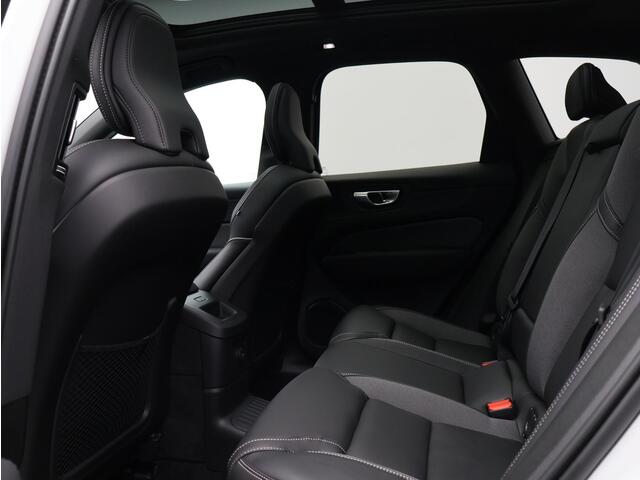 Volvo XC60 2.0 T8 Plug-in hybrid AWD Ultra Black Edition / Facelift / 360 camera / Pan. dak / Privacy glass / Head up displ. / Harman Kardon