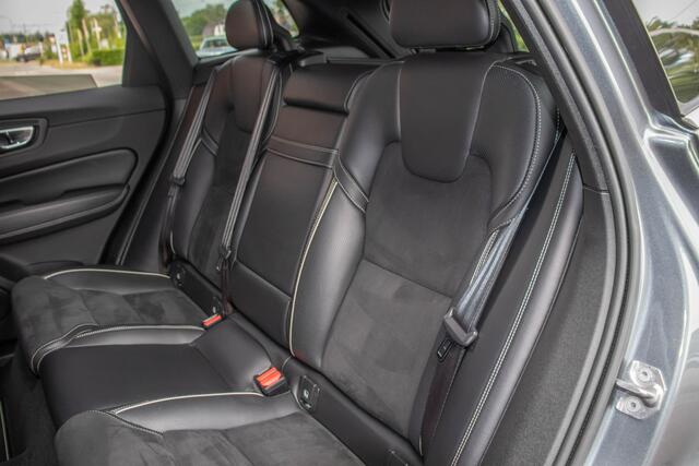 Volvo XC60 T5 AWD R-Design, Carplay, Keyless, Stoel & Stuurverwarming, Park Assist, Adaptive Cruise, Camera, Memory.