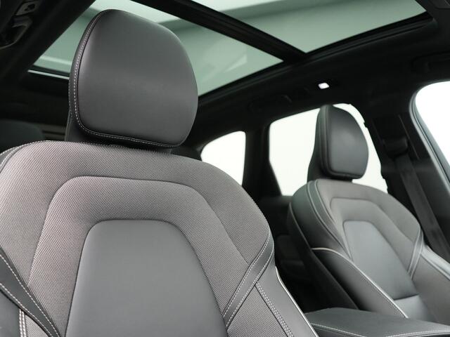 Volvo XC60 T6 AWD Ultimate Dark LONG RANGE Plug In Hybrid 350pk Dealer O.H. PHEV | Trekhaak Af Fabriek | Panodak | Adaptive Cruise | 360 Camera | Harman / Kardon | Lederen Sportstoelen Memory & Verwarmd | Google Assistent | Apple Carplay | Keyless | Stuur Verwarmd |