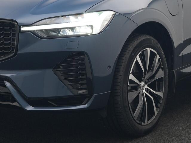 Volvo XC60 T6 AWD Ultimate Dark LONG RANGE Plug In Hybrid 350pk Dealer O.H. PHEV | Trekhaak Af Fabriek | Panodak | Adaptive Cruise | 360 Camera | Harman / Kardon | Lederen Sportstoelen Memory & Verwarmd | Google Assistent | Apple Carplay | Keyless | Stuur Verwarmd |