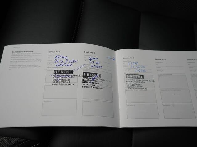 Volvo XC60 T6 AWD Ultimate Dark LONG RANGE Plug In Hybrid 350pk Dealer O.H. PHEV | Trekhaak Af Fabriek | Panodak | Adaptive Cruise | 360 Camera | Harman / Kardon | Lederen Sportstoelen Memory & Verwarmd | Google Assistent | Apple Carplay | Keyless | Stuur Verwarmd |