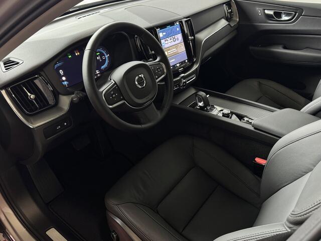 Volvo XC60 ?NIEUWE AUTO? VAPOUR GREY 2.0 T6 350 PK PHEV LEER AWD PLUS BRIGHT LONG RANGE PANO PERF.AUDIO ELEK.KLEP phev ? Top Auto's Wijchen , Altijd een Ruim aanbod van Volvo's i BUSINESS / CORE / BRIGHT / DARK / ULTRA DARK / PLUS DARK / BLACK EDITION / ESSENTIAL