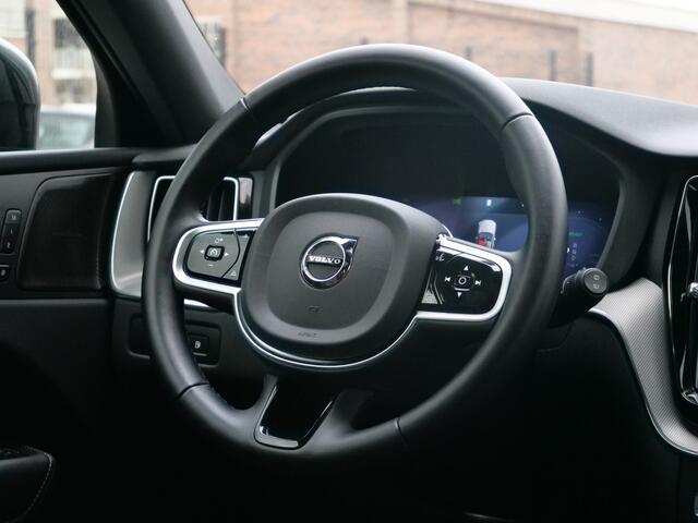 Volvo XC60 2.0 T6 Plug-in hybrid AWD Plus Dark 350 Pk Automaat Navi / Leer / Pano-dak / DAB / Apple Carplay / Harman Kardon .