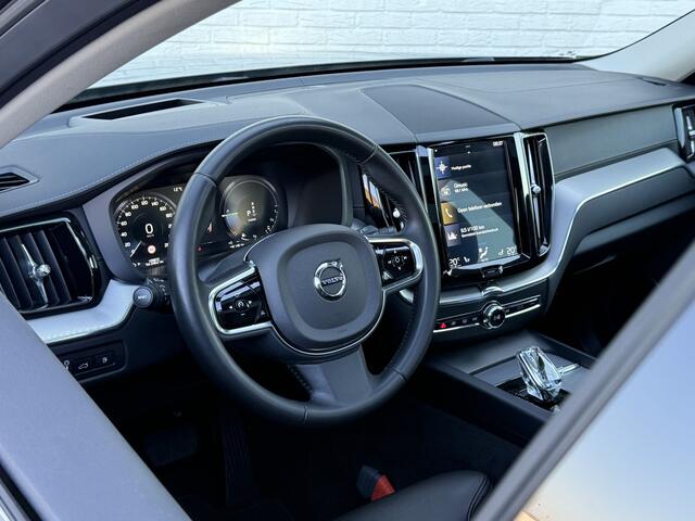 Volvo XC60 2.0 T8 Twin Engine AWD Inscription | Trekhaak | Pano | Leder | Camera | LED | 19 inch
