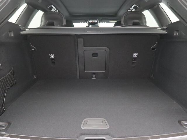 Volvo XC60 2.0 T6 Plug-in hybrid AWD Plus Black Edition Pano-Schuifdak, Trekhaak, 21" LM Velgen, 360gr. Camera, Head-Up Display, Elektr. Achterklep, Keyless, Memorystoel, Harman Kardon Audio