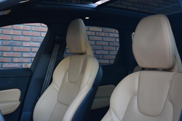 Volvo XC60 T6 350 PK Plug-in hybrid AWD Ultimate Dark | 22 inch | Luchtvering | Bowers & Wilkins | Full Options |