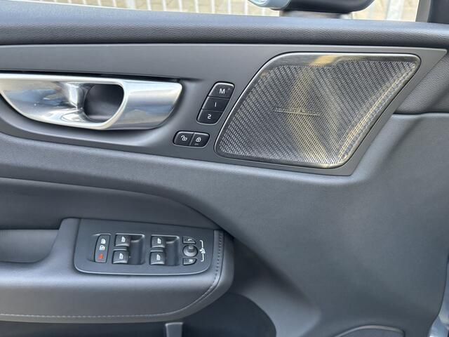 Volvo XC60 T6 Recharge AWD Ultimate Bright HeadUp Pano Keyless