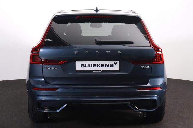 Volvo XC60 T6 Plug-in hybrid AWD Plus Dark - Panorama/schuifdak - IntelliSafe Assist & Surround - Parkeercamera - Verwarmde voorstoelen, stuur & achterbank - Parkeersensoren voor & achter - Elektr. bedienb. voorstoelen met geheugen - Draadloze tel. lader - 21' LMV