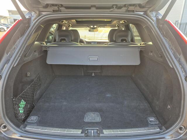 Volvo XC60 2.0 T6 Plug-in hybrid AWD Plus Dark R-Design Trekhaak/360Cam/ACC etc.