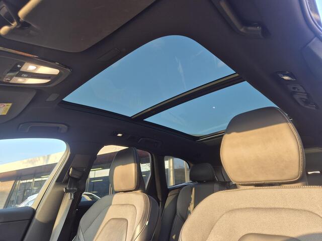 Volvo XC60 2.0 T6 Plug-in hybrid AWD Plus Dark R-Design Trekhaak/360Cam/ACC etc.