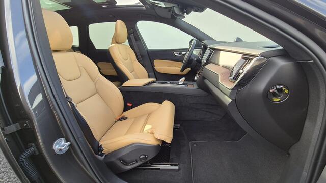 Volvo XC60 2.0 T6 Phev AWD Ultra Bright Panorama Dak - 20" Wielen - Bowers &Wilkins Audio - 360 Cam - Alarm - Climate - Privacy Glass - RC20 Interieur - 2250 KG Trekkracht - Power seats met memory - Full led koplampen -Donkere hemel - Massage stoelen