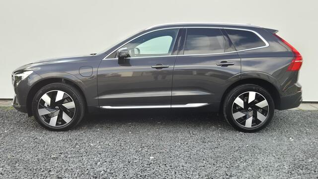 Volvo XC60 2.0 T6 Phev AWD Ultra Bright Panorama Dak - 20" Wielen - Bowers &Wilkins Audio - 360 Cam - Alarm - Climate - Privacy Glass - RC20 Interieur - Power seats met memory - Full led koplampen -Donkere hemel - Massage stoelen