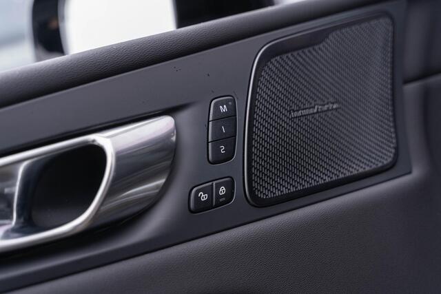 Volvo XC60 2.0 T6 Plug-in hybrid AWD Plus Black Edition | Facelift | Trekhaak | Memory | 360° camera | Stoelverwarming V+A | Stuurverwarming | Harman/Kardon | DAB | BLIS | Adaptieve cruise |