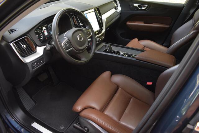 Volvo XC60 2.0 T8 AWD Mom Pro PANO|LEDER|LED|STOEL+STUURVW|