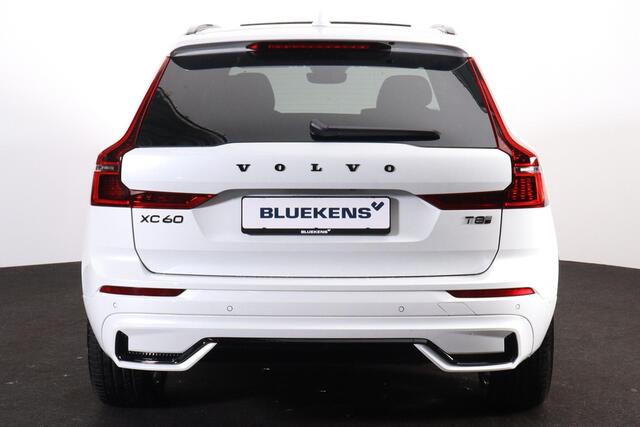 Volvo XC60 T8 Recharge AWD Ultra Black Edition - Panorama/schuifdak - IntelliSafe Assist & Surround - 360º Camera - Harman/Kardon audio - Adaptieve LED koplampen - Verwarmde voorstoelen, stuur & achterbank - Parkeersensoren voor & achter - Elektr. bedienb. voorstoel
