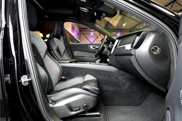 Volvo XC60 2.0 T8 AWD 335kW/456pk Aut8 Plug-in hybrid Plus Black Edition PANORAMADAK + HARMAN/KARDON + ADAPT.CRUISE + GOOGLE DASH + LANE ASSIST + STOELVERWARMING V&A + MATRIX LED-KOPLAMPEN + STUURVERWARMING + 360 CAMERA + PARKSENSOREN V&A + 21" LM-VELGEN!