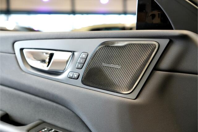 Volvo XC60 2.0 T8 AWD 335kW/456pk Aut8 Plug-in hybrid Plus Black Edition PANORAMADAK + HARMAN/KARDON + ADAPT.CRUISE + GOOGLE DASH + LANE ASSIST + STOELVERWARMING V&A + MATRIX LED-KOPLAMPEN + STUURVERWARMING + 360 CAMERA + PARKSENSOREN V&A + 21" LM-VELGEN!