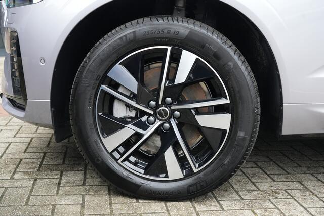 Volvo XC60 2.0 T8 Plug-in hybrid AWD MY26 Plus Dark 455pk Panoramadak/HarmanKardon/Trekhaak