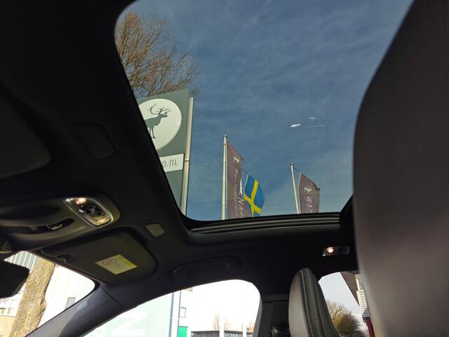 Volvo XC60 Recharge T6 AWD R-Design | Rijklaarprijs | Trekhaak | Pano dak |