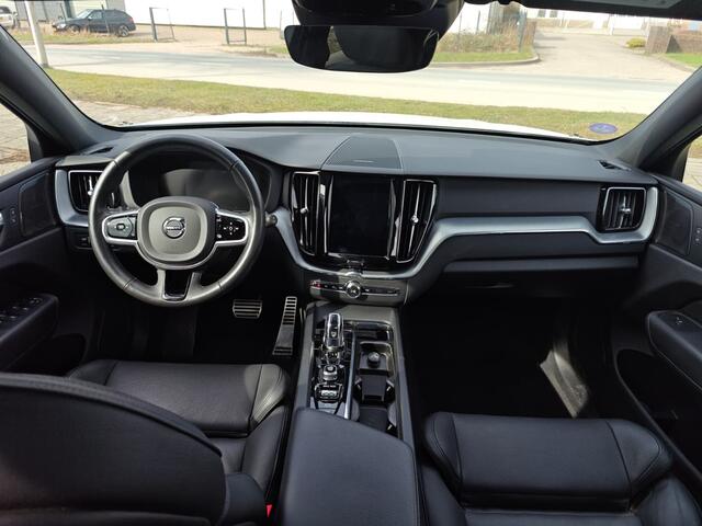 Volvo XC60 T8 Twin Engine AWD Momentum | Rijklaarprijs | Pano dak | Leer |