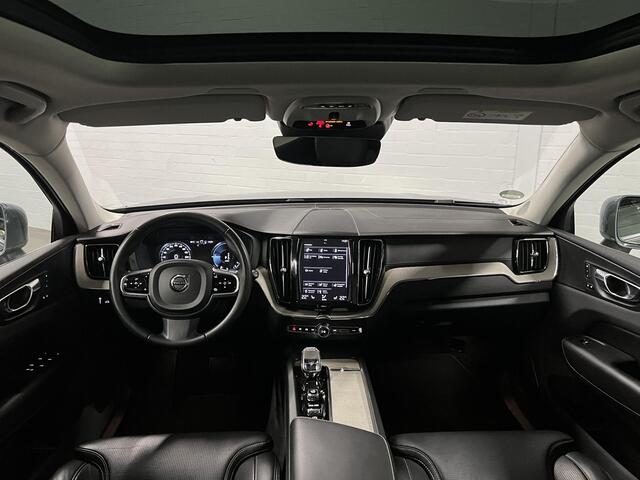 Volvo XC60 2.0 T8 Twin Engine AWD Momentum Pro Trekhaak | Massage | Stoelventilatie | Open dak | Stoelverwarming | Achteruitrij camera | Memory | Carplay | Leder