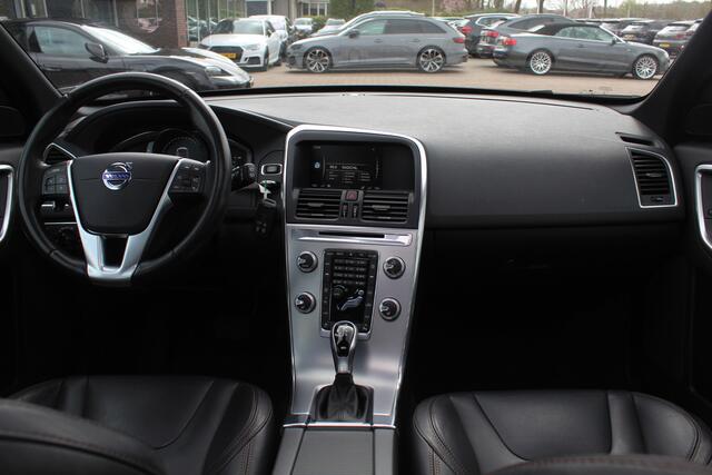 Volvo XC60 2.4 D5 AWD Polar+ / Trekhaak / Panoramadak / Camera / Leder / 18'' / Navigatie / Stoelverwarming / Cruise Control