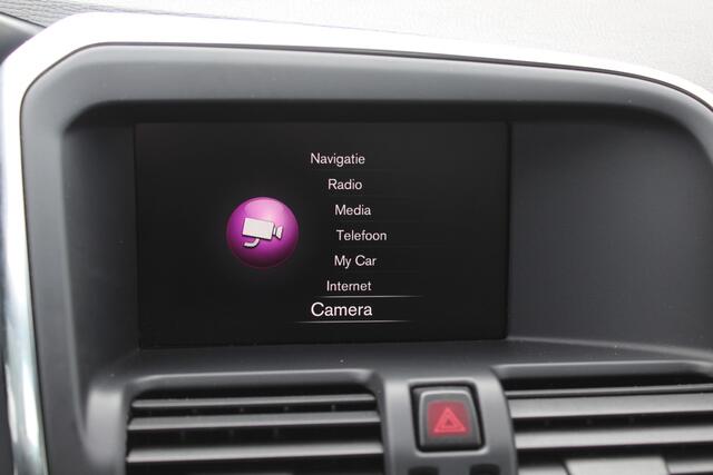 Volvo XC60 2.4 D5 AWD Polar+ / Trekhaak / Panoramadak / Camera / Leder / 18'' / Navigatie / Stoelverwarming / Cruise Control