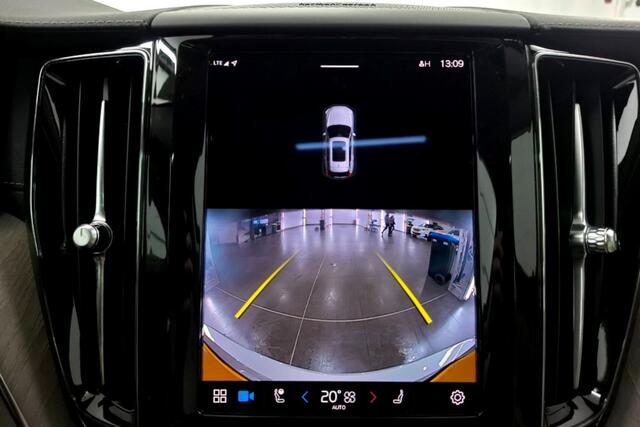 Volvo XC60 2.0 T8 AWD 335kW/456pk Plug-in hybrid Plus Bright PANORAMADAK + HARMAN/KARDON + EL.TREKHAAK + ADAPT.CRUISE + PILOT ASSIST + BLIS + HEAD-UP DISPLAY + STOEL-&STUURVERWARMING + 360 CAMERA + HEAD-UP DISPLAY + PARKSENSOREN V&A + 20" LM-VELGEN!!