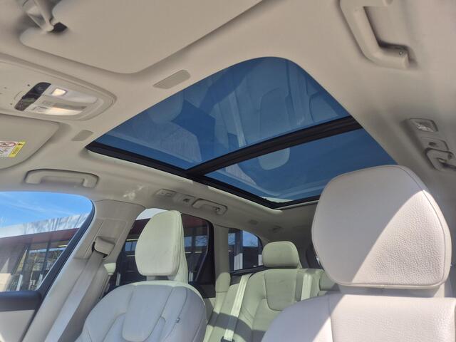 Volvo XC60 2.0 T6 Plug-in hybrid AWD Plus Bright Trekhaak/B&W/Adaptive etc.