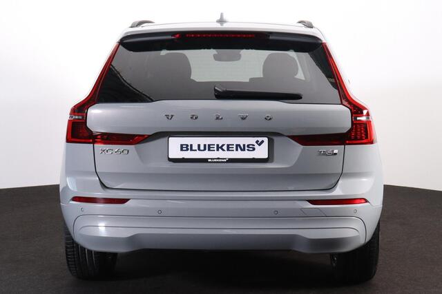 Volvo XC60 T6 Recharge AWD Core - IntelliSafe Assist & Surround - Parkeercamera achter - Verwarmde voorstoelen, stuur & achterbank - Parkeersensoren voor & achter - Draadloze tel. lader - Extra getint glas - 18' LMV