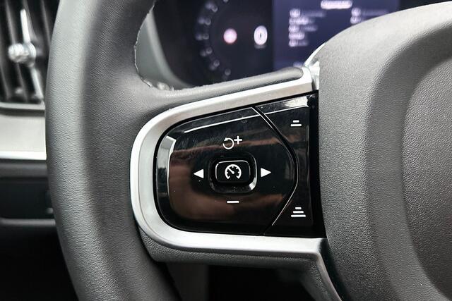 Volvo XC60 2.0 T6 Plug-in hybrid AWD Plus Dark Pano, 21"