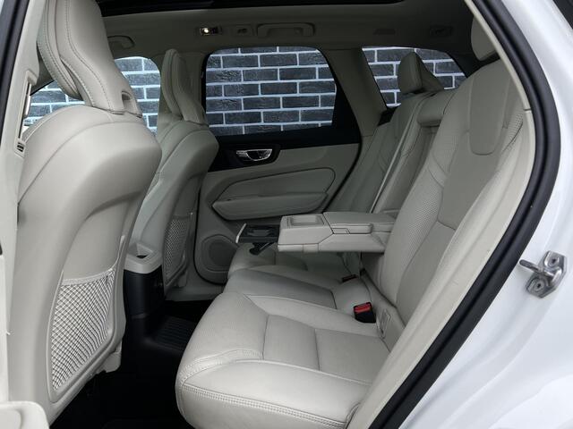 Volvo XC60 2.0 T8 Twin Engine AWD Inscription | Trekhaak | Nappaleder | Stoelventilatie | Panoramadak | Head-up Display | Achteruitrijcamera | Parkeersensoren | Keyless Entry | Elektrische Achterklep | Elektrisch Verstelbare Voorstoelen | Cruise Control Adaptief | B