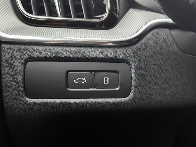 Volvo XC60 2.0 T6 AWD Plus Dark | Trekhaak | 360° Camera |