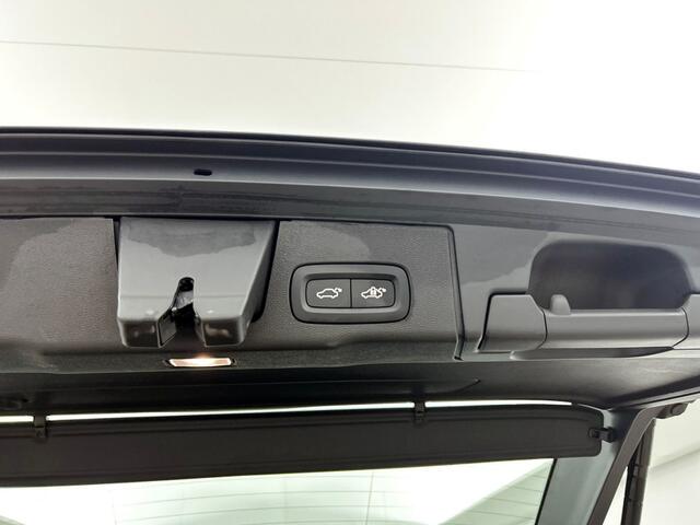 Volvo XC60 2.0 T6 AWD Plus Dark | Trekhaak | 360° Camera |