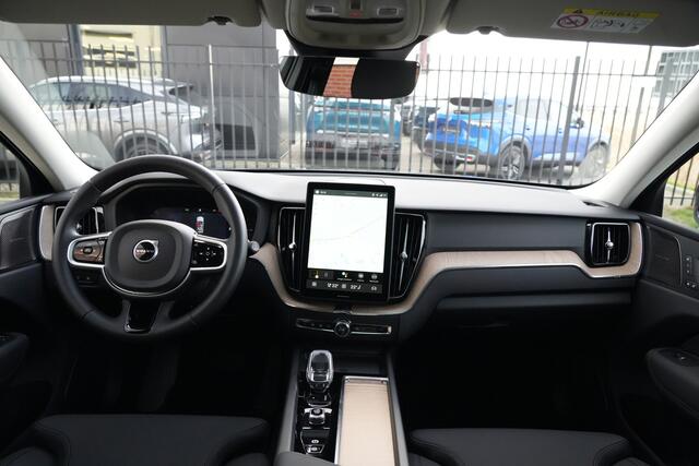 Volvo XC60 2.0 T8 FACELIFT Plug-in hybrid AWD Plus Dark 455pk Panoramadak/HarmanKardon/360Camera